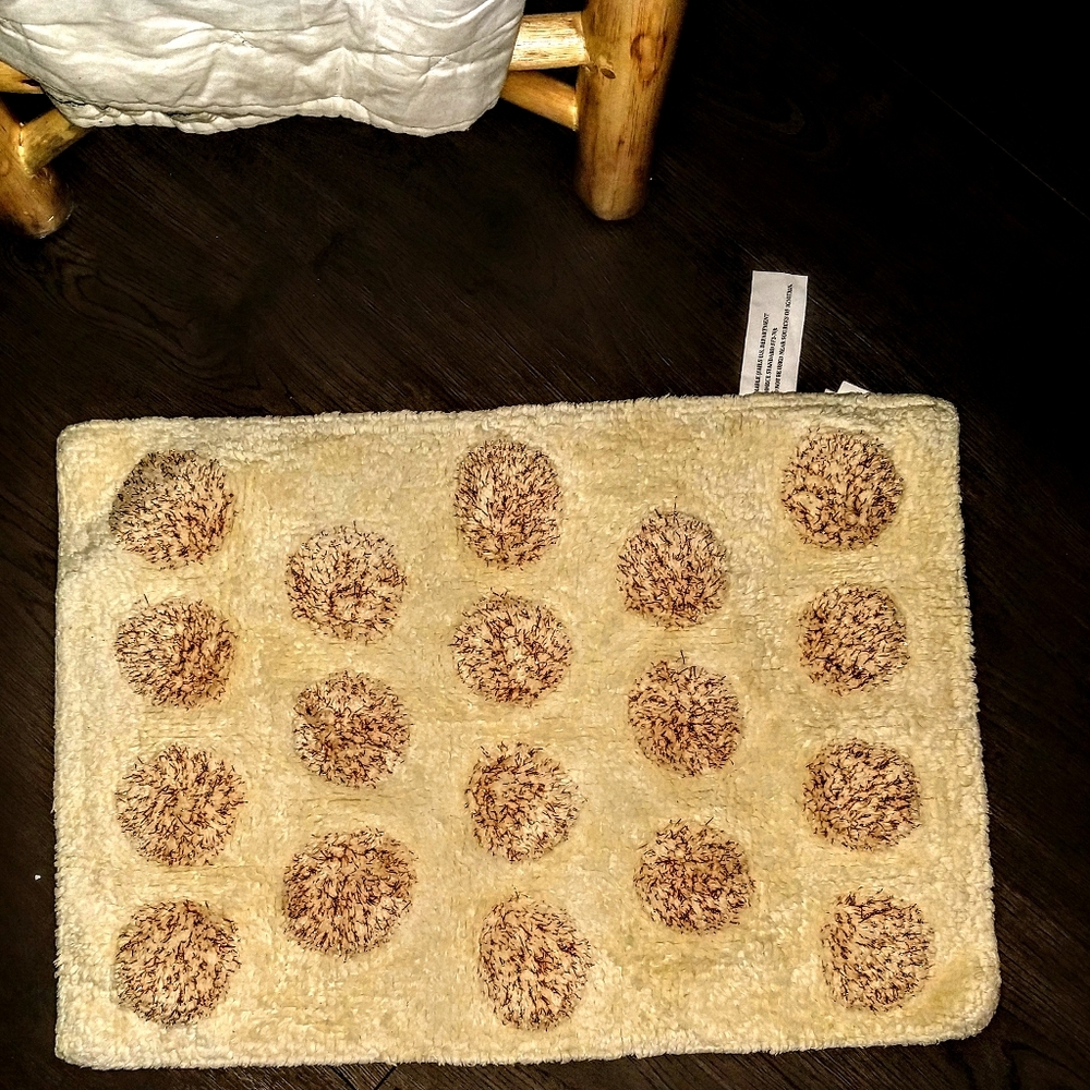 NWT HOMEGOODS POM POM BATH MAT